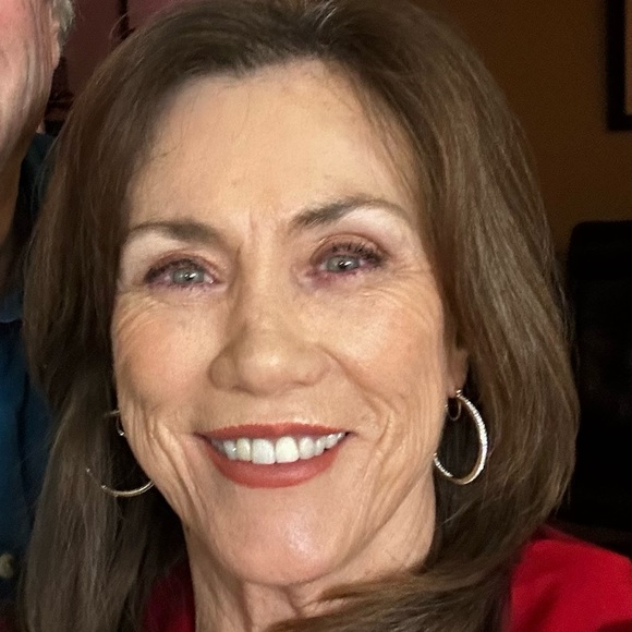 Meet your Posher, Glynis - Picture 1 of 1